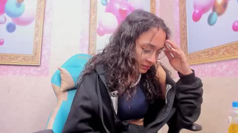Snapshot of jade_greeyy_ chatting on 10-04-25, 03:15 Jade Greeyy  online show from 10-04-25, 03:15