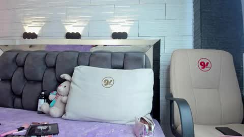  JADE  online show from 11-11-25, 06:41