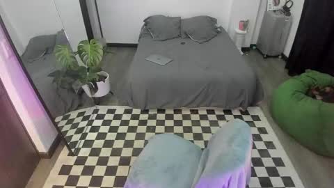 Jade  independent model online show from 11-09-25, 10:35