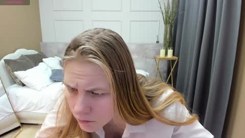 Snapshot of jade_soft chatting on 01-23-25, 12:14 Jade online show from 01-23-25, 12:14