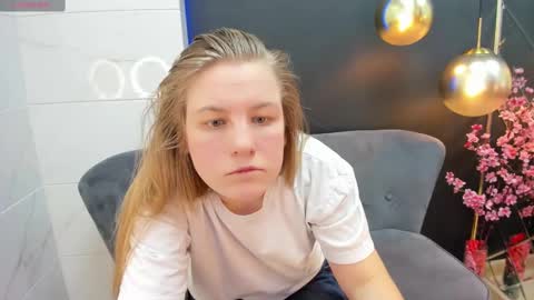 Snapshot of jade_soft chatting on 02-16-25, 04:42 Jade online show from 02-16-25, 04:42