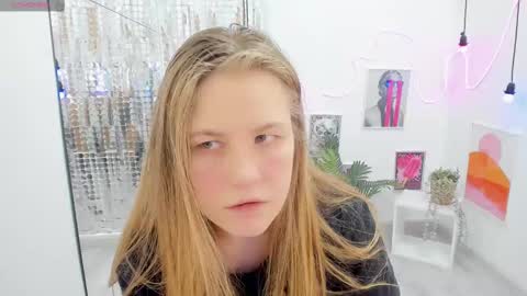 Snapshot of jade_soft chatting on 02-22-25, 03:01 Jade online show from 02-22-25, 03:01