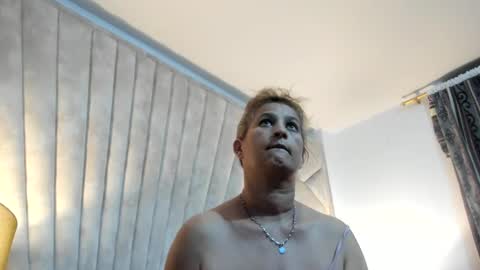 Snapshot of jade_squirt chatting on 11-14-25, 10:25 Jade online show from 11-14-25, 10:25