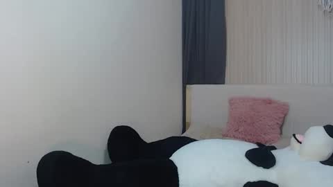 Snapshot of jade_the_vergin02 chatting on 10-22-25, 04:40 Adriana online show from 10-22-25, 04:40