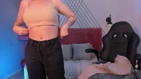 Snapshot of jade_vela chatting on 10-11-25, 04:16 jade_vela online show from 10-11-25, 04:16