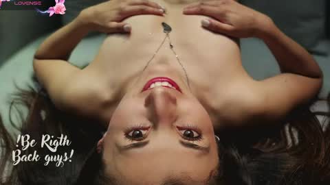 jade white  online show from 03-12-25, 12:04