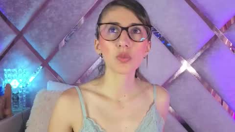 jade white  online show from 02-05-26, 01:49