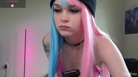 Snapshot of jadebunnie chatting on 10-18-25, 06:08 Bunnie Jade online show from 10-18-25, 06:08