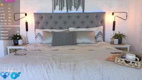 Jade online show from 10-28-25, 08:18