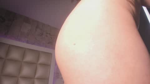 jadeestudios online show from 01-10-25, 01:20