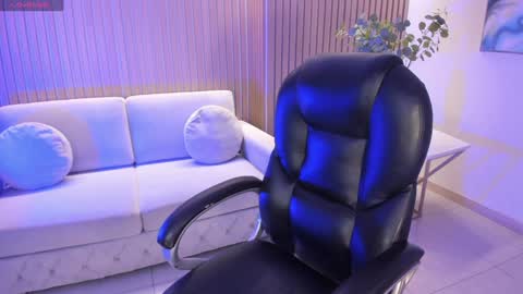 JADE EVANS online show from 12-22-24, 06:04