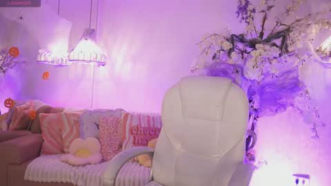 Jade Summer online show from 10-17-25, 11:35