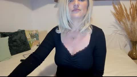 elena online show from 10-01-25, 01:33