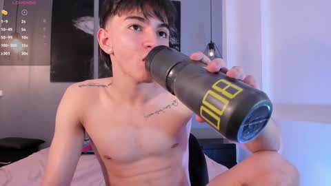 Snapshot of jake33__ chatting on 12-09-24, 09:37 jake online show from 12-09-24, 09:37