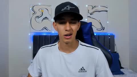 Hi guys im new 3 online show from 12-12-24, 08:32