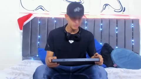 Hi guys im new 3 online show from 12-30-24, 08:25