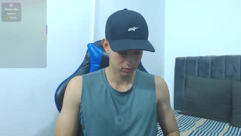 Hi guys im new 3 online show from 11-25-25, 02:22