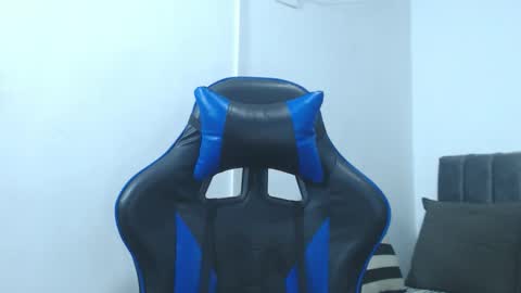 Hi guys im new 3 online show from 02-06-26, 04:39