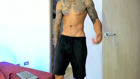 Santiago online show from 02-05-25, 01:15