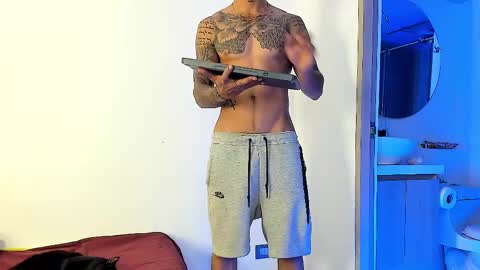 Santiago online show from 02-11-25, 06:19