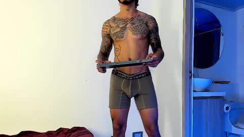 Santiago online show from 02-12-25, 04:54