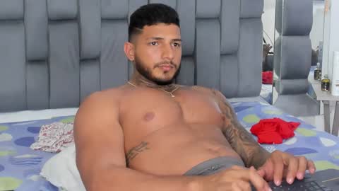 my name is sebas If you come here dont hesitate to say hello Im a guy who really likes having conversations and having hot online show from 02-05-25, 04:06