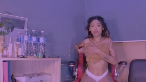 Snapshot of jamaicanbabex chatting on 02-04-25, 01:59 jamaicanbabex online show from 02-04-25, 01:59