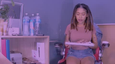 Snapshot of jamaicanbabex chatting on 02-13-25, 06:59 jamaicanbabex online show from 02-13-25, 06:59