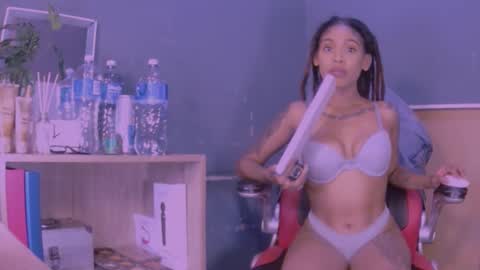 Snapshot of jamaicanbabex chatting on 02-13-25, 10:33 jamaicanbabex online show from 02-13-25, 10:33