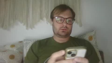 Snapshot of james_heron chatting on 09-11-25, 06:19 James Heron online show from 09-11-25, 06:19