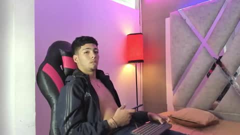 Snapshot of james_hill7 chatting on 11-07-25, 03:50 James Hill online show from 11-07-25, 03:50