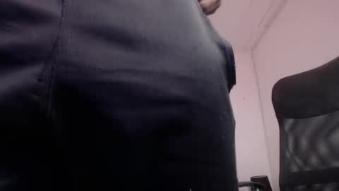 Snapshot of james_mcboy chatting on 12-04-25, 04:27 James McBoy online show from 12-04-25, 04:27