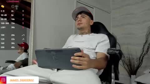 jamesdekker online show from 10-20-25, 09:04