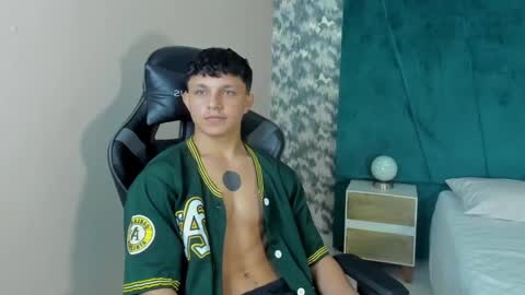 Snapshot of jamesgolden_ chatting on 02-25-25, 11:30 jamesgolden_ online show from 02-25-25, 11:30