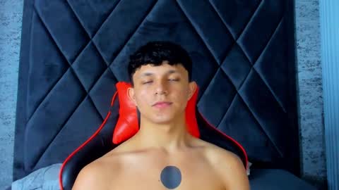 Snapshot of jamesgolden_ chatting on 03-04-25, 11:29 jamesgolden_ online show from 03-04-25, 11:29