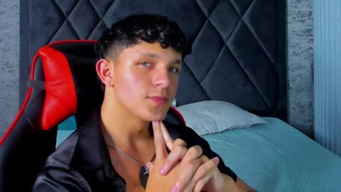 Snapshot of jamesgolden_ chatting on 03-08-25, 05:43 jamesgolden_ online show from 03-08-25, 05:43