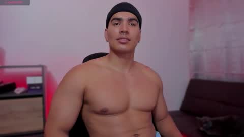 Snapshot of jamesgraay chatting on 09-30-25, 02:11 James Gray online show from 09-30-25, 02:11
