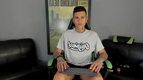 Jamesinked  online show from 12-28-24, 06:50