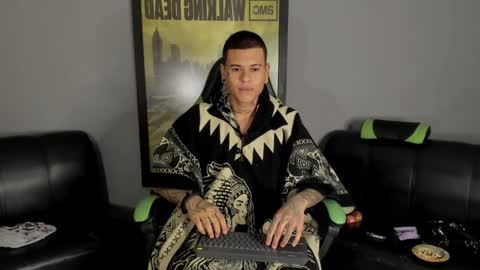 Jamesinked  online show from 01-04-25, 05:16