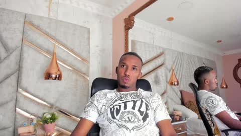 Snapshot of jamesparck chatting on 12-31-24, 04:25 James online show from 12-31-24, 04:25