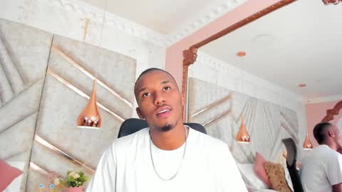 Snapshot of jamesparck chatting on 01-03-25, 03:44 James online show from 01-03-25, 03:44