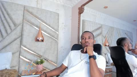 Snapshot of jamesparck chatting on 01-10-25, 03:06 James online show from 01-10-25, 03:06