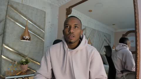 Snapshot of jamesparck chatting on 01-11-25, 12:07 James online show from 01-11-25, 12:07