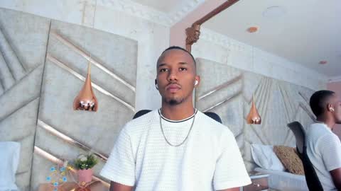 Snapshot of jamesparck chatting on 01-13-25, 12:24 James online show from 01-13-25, 12:24