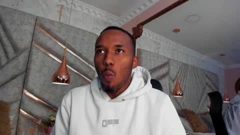 Snapshot of jamesparck chatting on 01-21-25, 12:18 James online show from 01-21-25, 12:18