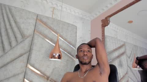 Snapshot of jamesparck chatting on 01-30-25, 06:10 James online show from 01-30-25, 06:10