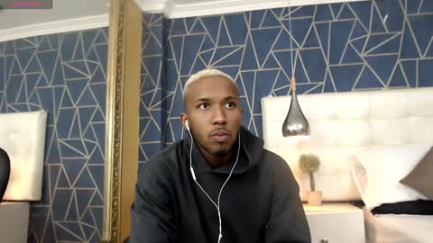 Snapshot of jamesparck chatting on 02-06-25, 12:16 James online show from 02-06-25, 12:16