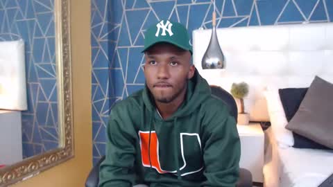 Snapshot of jamesparck chatting on 02-19-25, 09:25 James online show from 02-19-25, 09:25