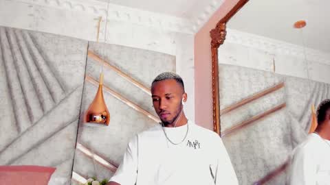 Snapshot of jamesparck chatting on 03-01-25, 12:01 James online show from 03-01-25, 12:01