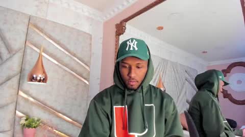 Snapshot of jamesparck chatting on 03-12-25, 12:04 James online show from 03-12-25, 12:04